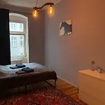 Stylish 2-room With Balcony Next To East Side Gallery * Berlin
