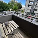 Stylish 2-room With Balcony Next To East Side Gallery Lägenhet *