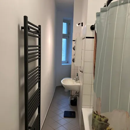 Stylish 2-room With Balcony Next To East Side Gallery * 柏林