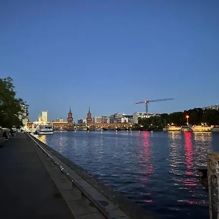 公寓 Stylish 2-room With Balcony Next To East Side Gallery