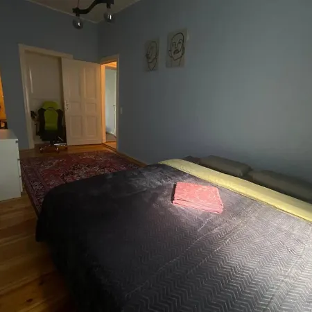 Stylish 2-room With Balcony Next To East Side Gallery