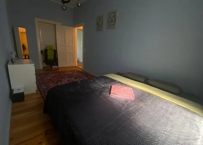 Stylish 2-room With Balcony Next To East Side Gallery