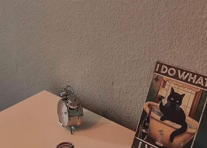 Stylish 2-room With Balcony Next To East Side Gallery 公寓