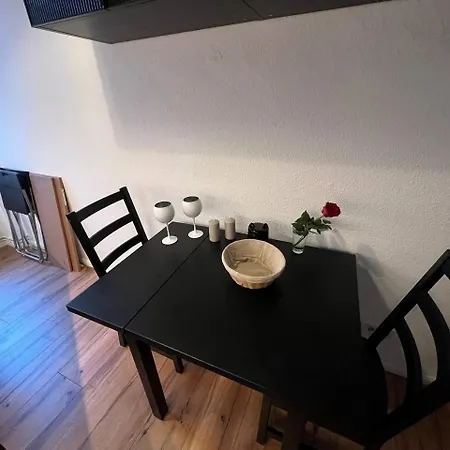 Stylish 2-room With Balcony Next To East Side Gallery Appartement *