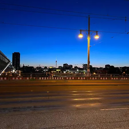 Stylish 2-room With Balcony Next To East Side Gallery Appartement *