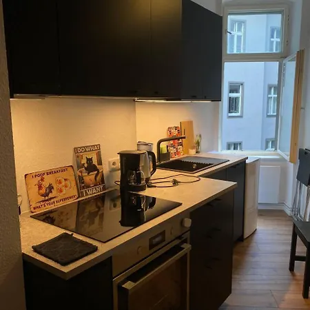 Stylish 2-room With Balcony Next To East Side Gallery Appartamento