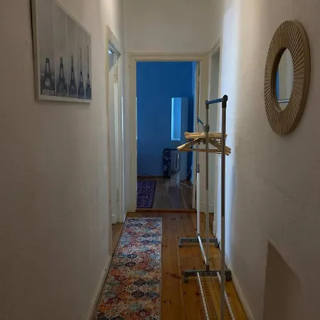 Stylish 2-room With Balcony Next To East Side Gallery Berlino