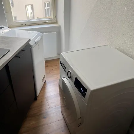 Appartamento Stylish 2-room With Balcony Next To East Side Gallery Berlino