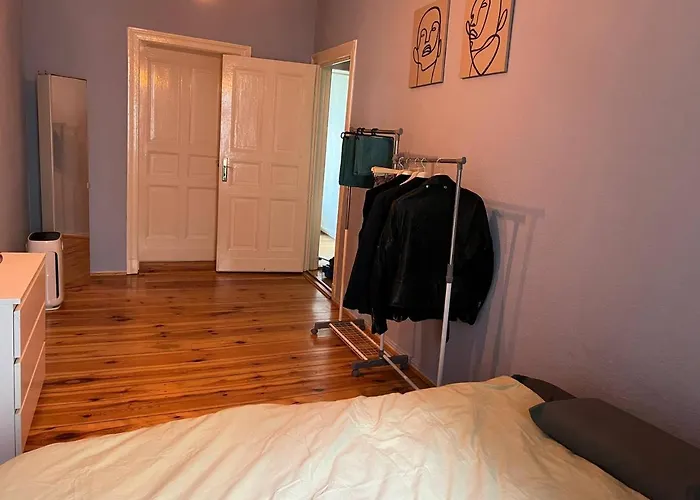 Stylish 2-room With Balcony Next To East Side Gallery