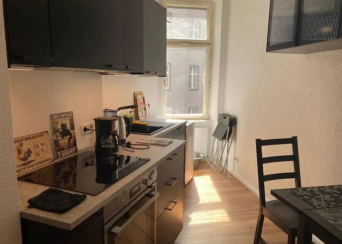 Stylish 2-room With Balcony Next To East Side Gallery Berlino