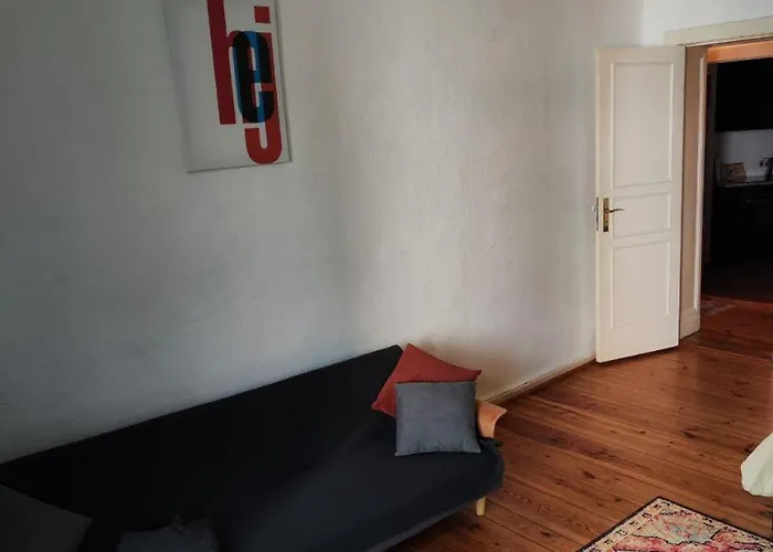 Stylish 2-room With Balcony Next To East Side Gallery * Berlino