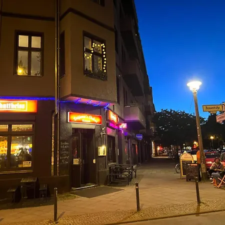 Stylish 2-room With Balcony Next To East Side Gallery * Berlin