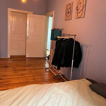 Stylish 2-room With Balcony Next To East Side Gallery