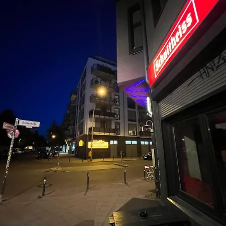 Stylish 2-room With Balcony Next To East Side Gallery Apartmán