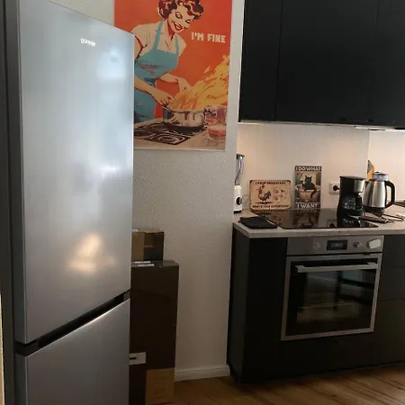 Stylish 2-room With Balcony Next To East Side Gallery