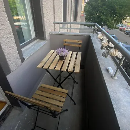 Stylish 2-room With Balcony Next To East Side Gallery Apartmán *