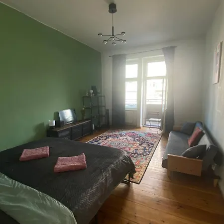 Stylish 2-room With Balcony Next To East Side Gallery Apartmán
