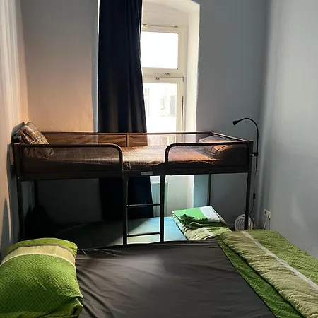 Stylish 2-room With Balcony Next To East Side Gallery Berlín