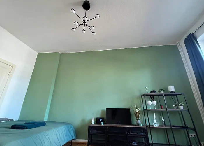 Stylish 2-room With Balcony Next To East Side Gallery Lägenhet