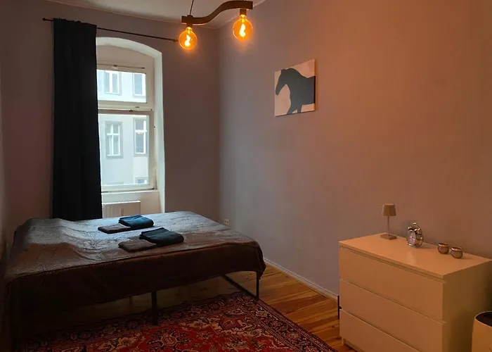 Stylish 2-room With Balcony Next To East Side Gallery * Berlin
