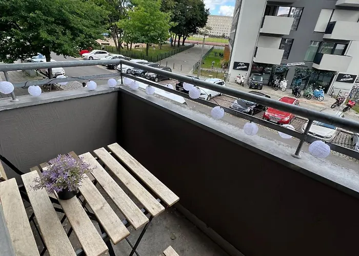 Stylish 2-room With Balcony Next To East Side Gallery Lägenhet *